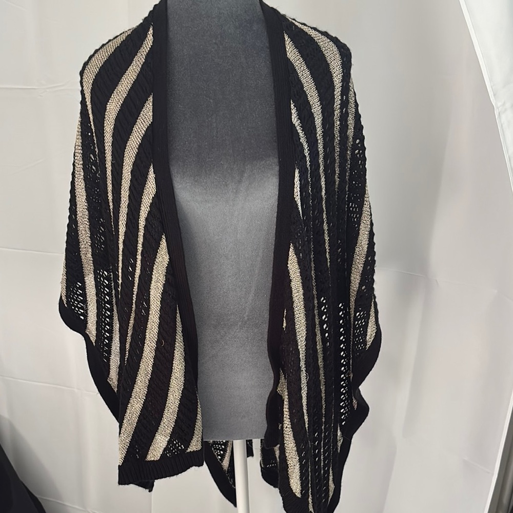 Chicos Striped Black and Gold Women's Ponch